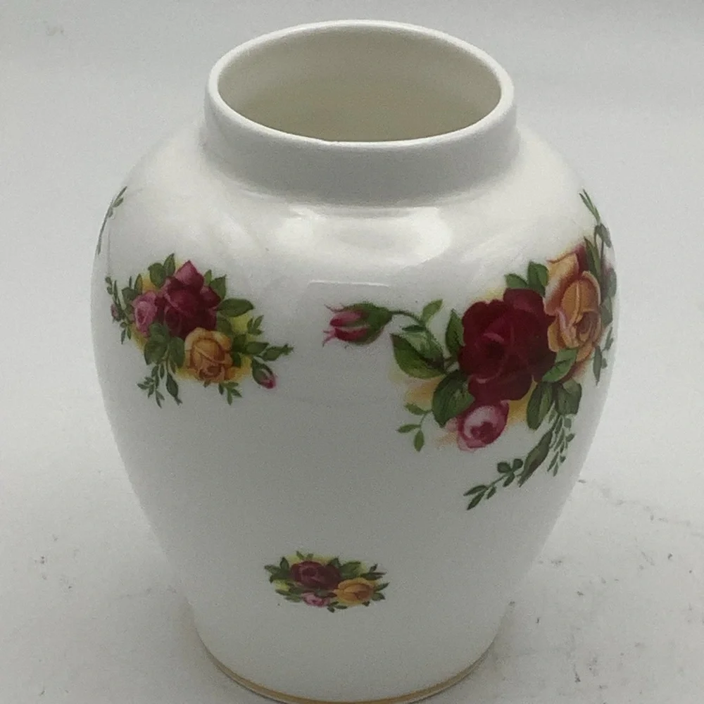 Vintage Royal Albert England Old Country Roses Miniature Vase